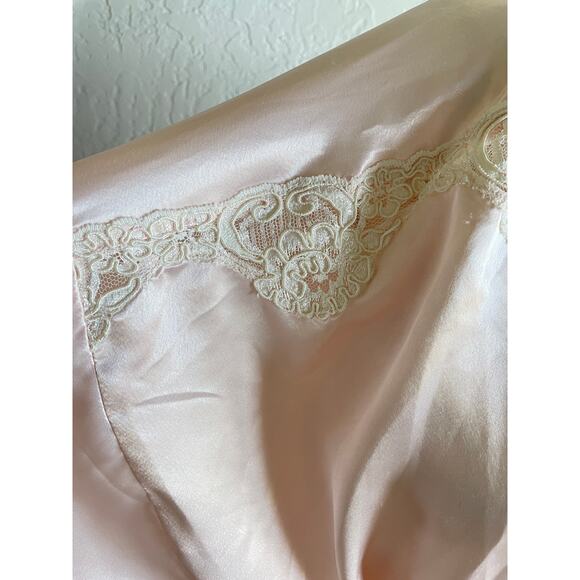 Vintage Intimate Concepts by Terry Russo Pink Floral Lace Applique Satin Robe - Picture 11 of 12